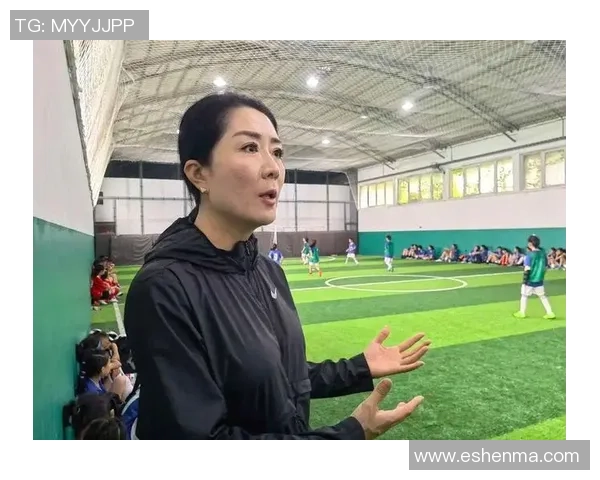 从球场到教练席足球明星的华丽转身与执教之路 从球场到教练席足球明星的华丽转身与执教之路